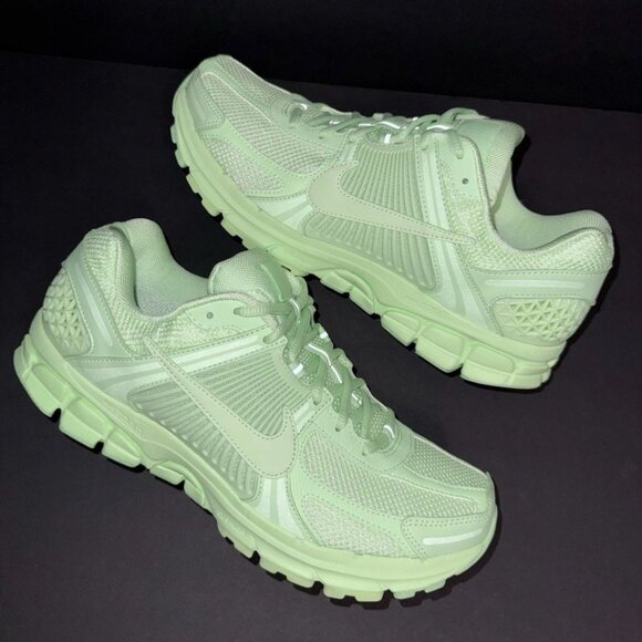 NEW Nike Air Zoom Vomero 5 Pistachio Vapor Green HF5493-301 Men Size 9